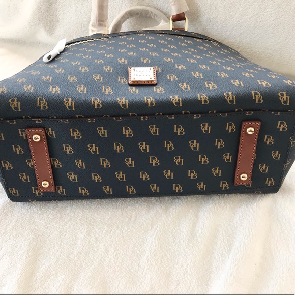 🆕 Dooney & Bourke Greta Zip Satchel - Picture 9 of 13